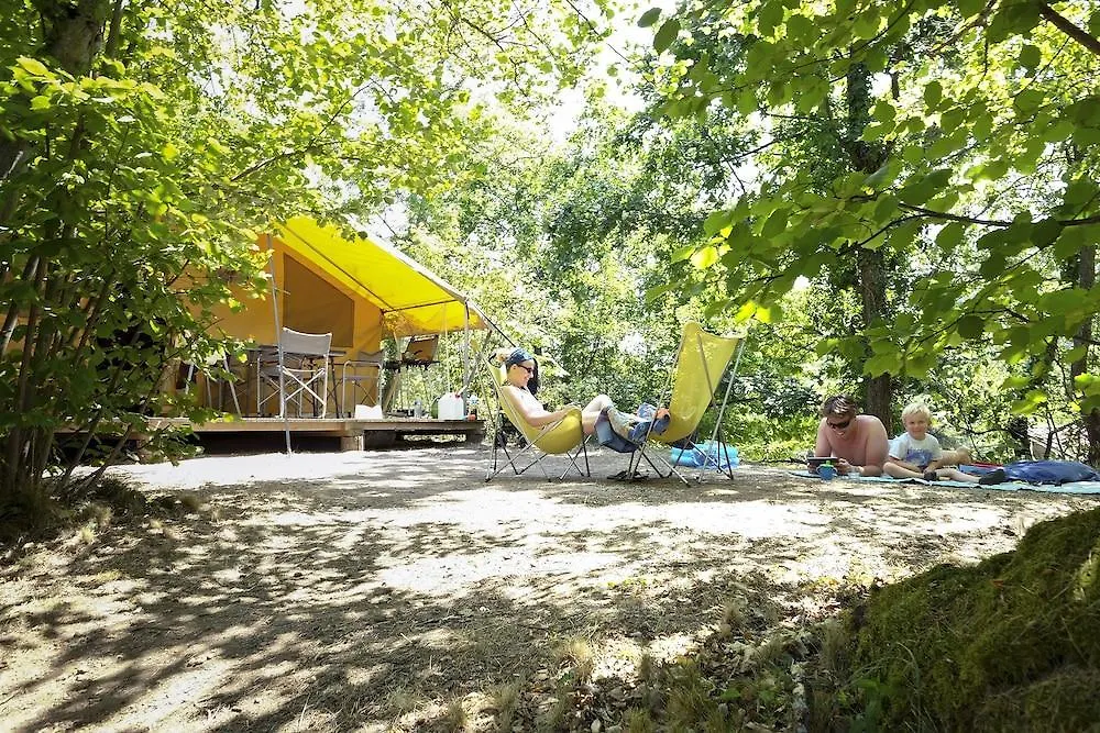 **** Campingplatz Huttopia Royat Frankreich